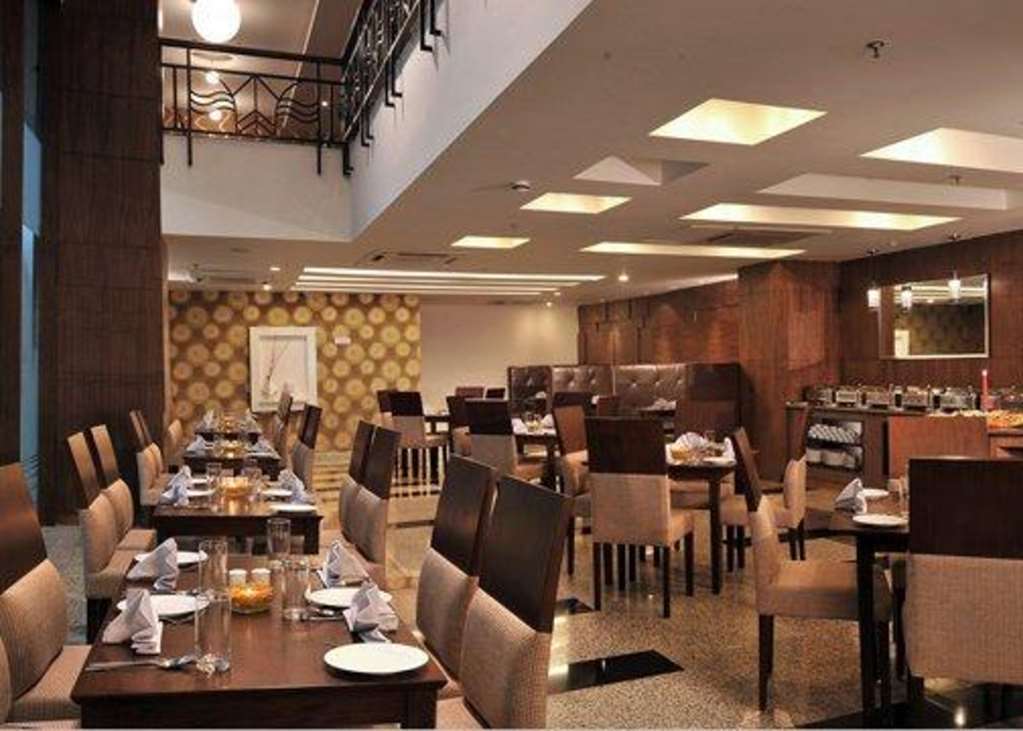 Comfort Inn Tulip Heights Bathinda Restoran foto